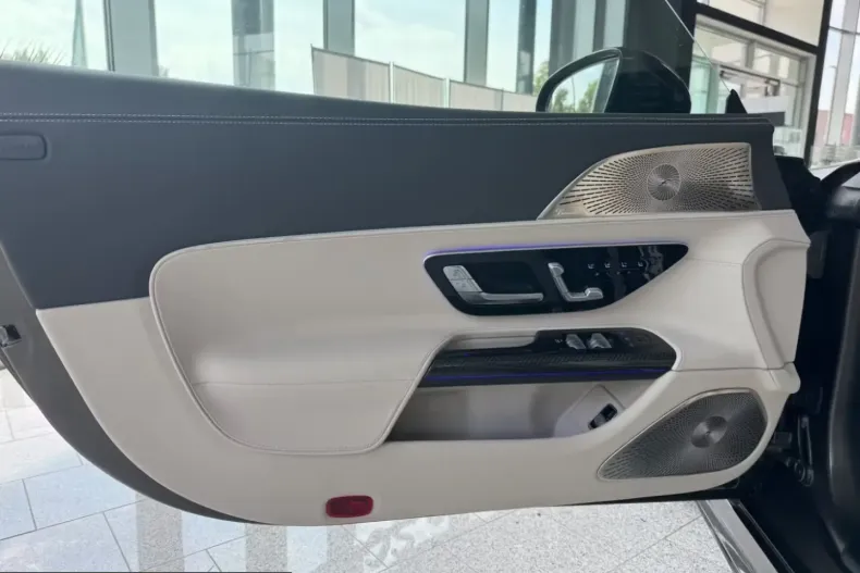 Mercedes-Benz SL 63 AMG (Clasa SL) din 2025 cu 50 km - oferta MER204066 - foto 8