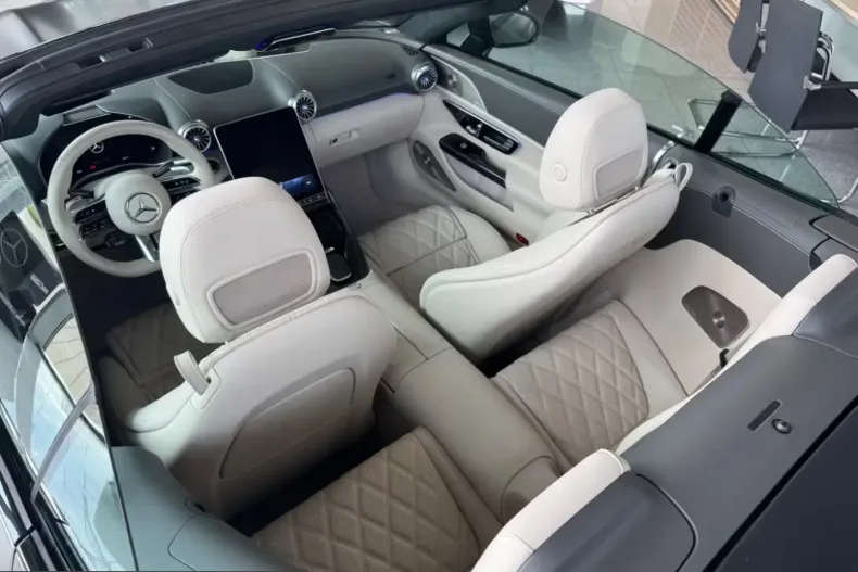 Mercedes-Benz SL 63 AMG (Clasa SL) din 2025 cu 50 km - oferta MER204066 - foto 15