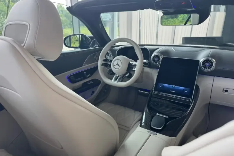 Mercedes-Benz SL 63 AMG (Clasa SL) din 2025 cu 50 km - oferta MER204066 - foto 16