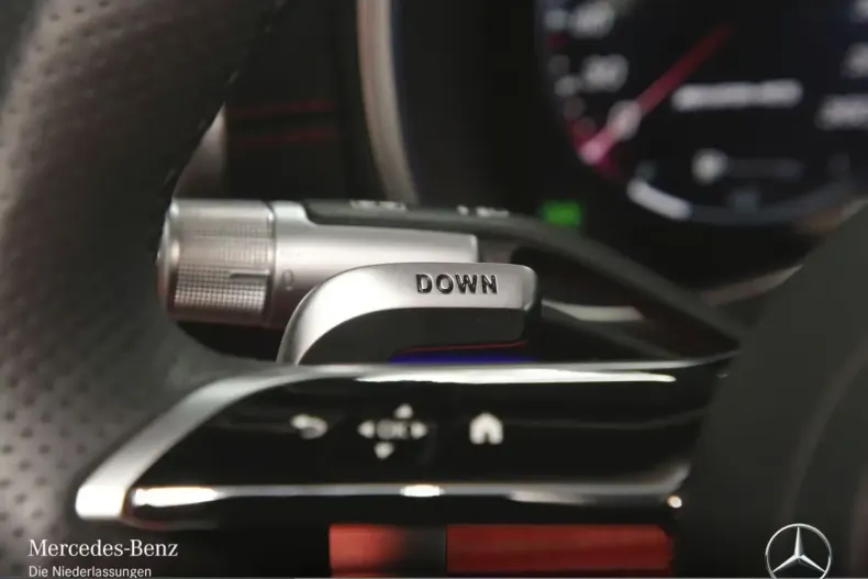 Mercedes-Benz SL 63 AMG (Clasa SL) din 2024 cu 4.200 km - oferta MER204068 - foto 5