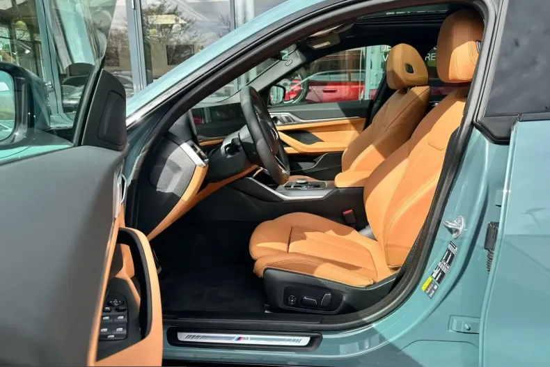 BMW i4 (Seria 4) din 2025 cu 14.638 km - oferta BMW204088 - foto 2