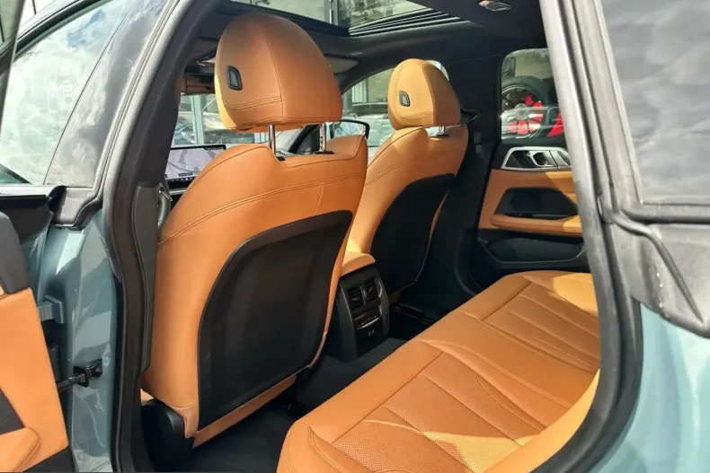 BMW i4 (Seria 4) din 2025 cu 14.638 km - oferta BMW204088 - foto 12