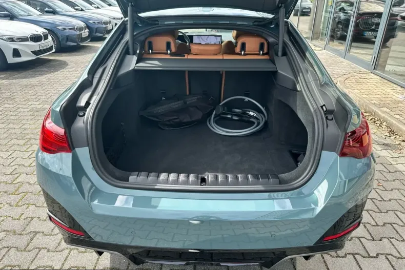 BMW i4 (Seria 4) din 2025 cu 14.638 km - oferta BMW204088 - foto 14