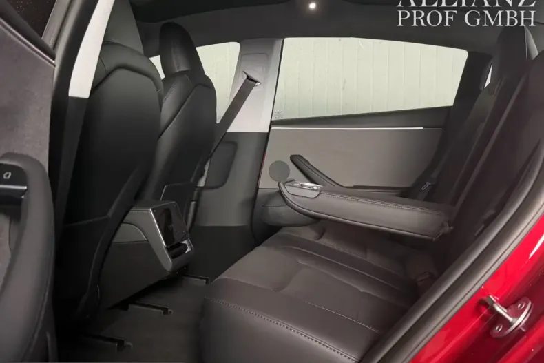 Tesla Model 3 din 2025 cu 1.260 km - oferta TES204095 - foto 9