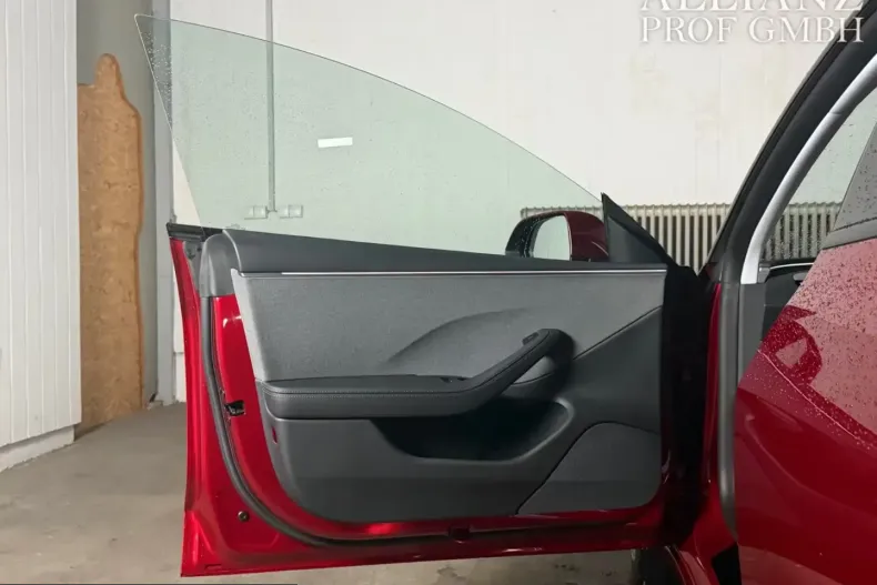 Tesla Model 3 din 2025 cu 1.260 km - oferta TES204095 - foto 15