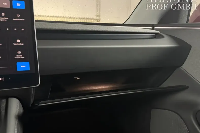 Tesla Model 3 din 2025 cu 1.260 km - oferta TES204095 - foto 21