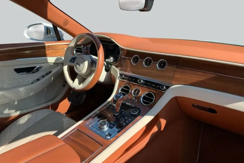 Bentley Continental GT din 2024 cu 10.584 km - oferta BEN204096 - foto 4