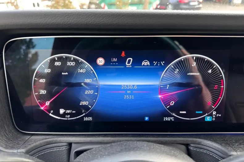 Mercedes-Benz G 450 (Clasa G) din 2025 cu 2.700 km - oferta MER204119 - foto 12