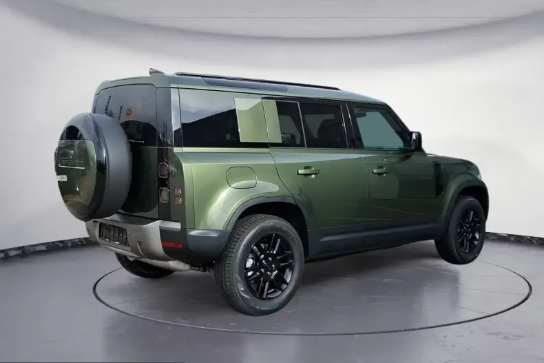 Land Rover Defender din 2026 cu 10 km - oferta LAN204120 - foto 2