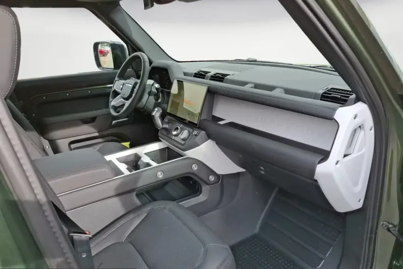 Land Rover Defender din 2026 cu 10 km - oferta LAN204120 - foto 6