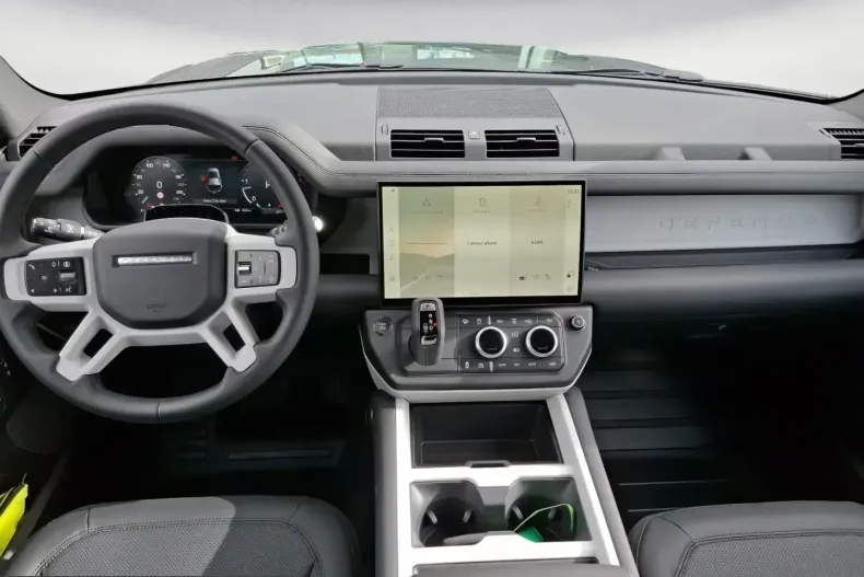 Land Rover Defender din 2026 cu 10 km - oferta LAN204120 - foto 9