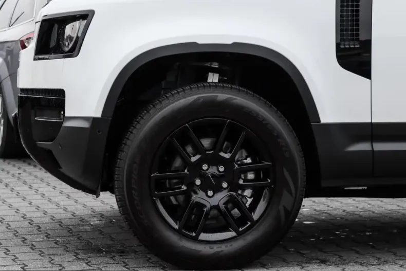 Land Rover Defender din 2026 cu 3.000 km - oferta LAN204125 - foto 6