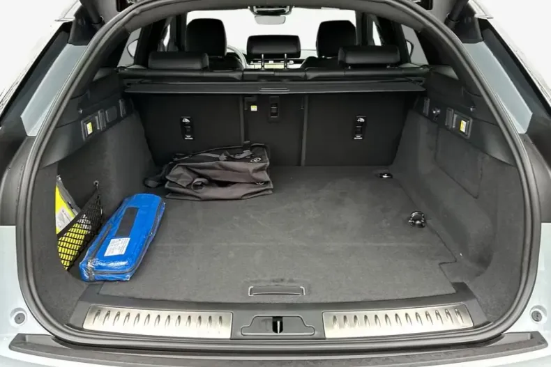 Land Rover Range Rover Velar din 2024 cu 3.800 km - oferta LAN204137 - foto 16