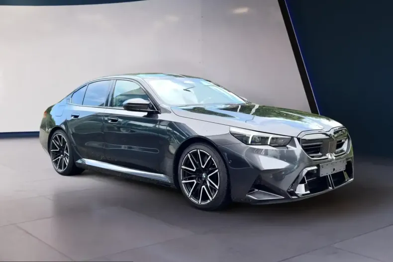 BMW M5 (Seria 5) din 2025 cu 4.162 km - oferta BMW204141 - foto 1