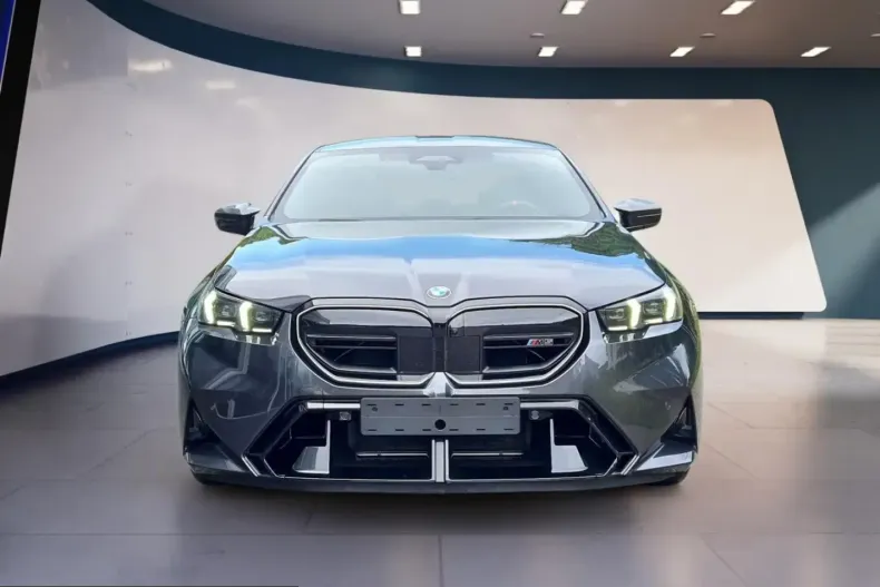 BMW M5 (Seria 5) din 2025 cu 4.162 km - oferta BMW204141 - foto 3