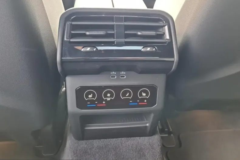 BMW M5 (Seria 5) din 2025 cu 4.162 km - oferta BMW204141 - foto 14