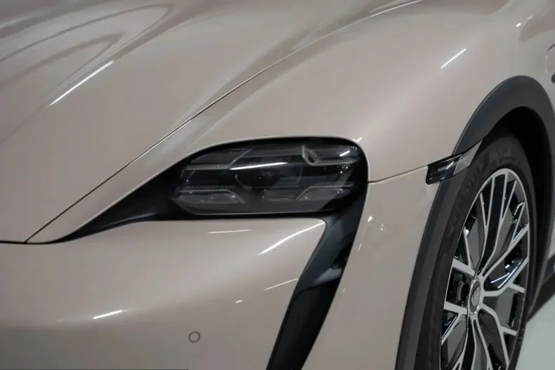 Porsche Taycan din 2023 cu 63.300 km - oferta POR204142 - foto 13