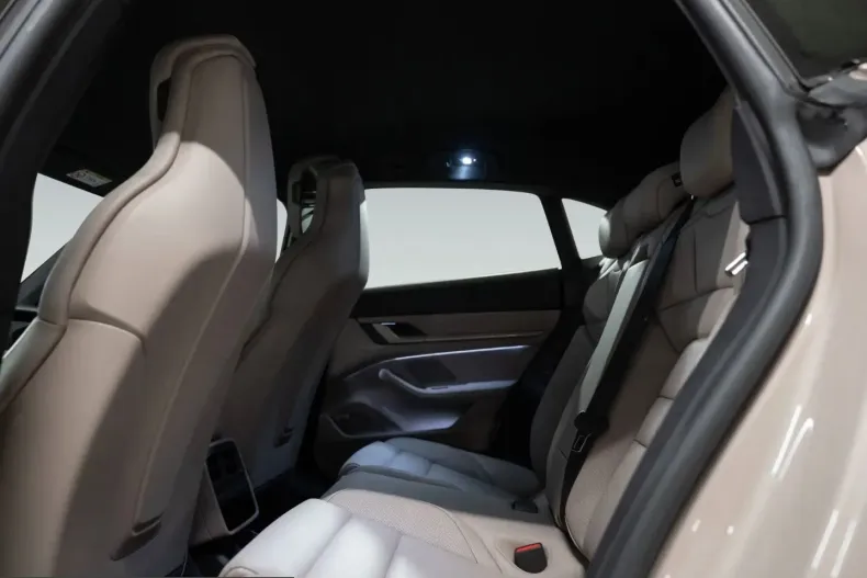 Porsche Taycan din 2023 cu 63.300 km - oferta POR204142 - foto 17