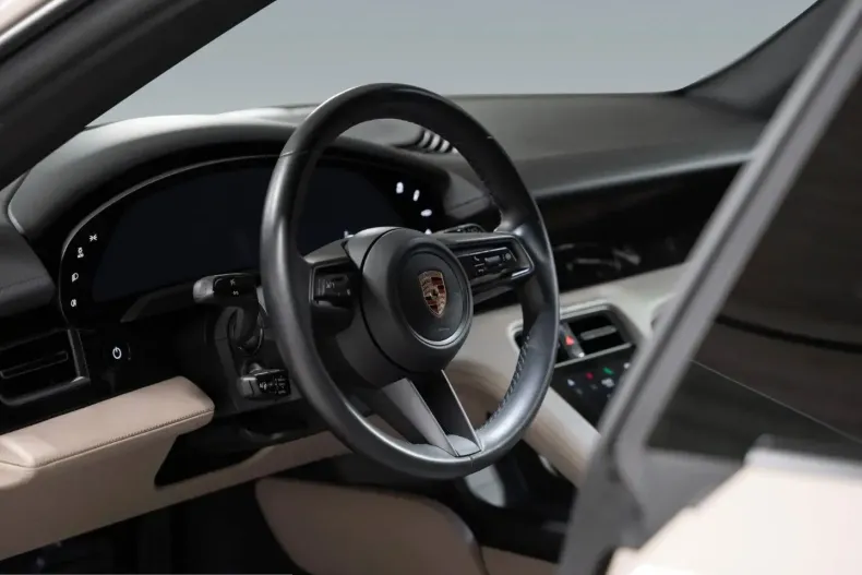 Porsche Taycan din 2023 cu 63.300 km - oferta POR204142 - foto 21