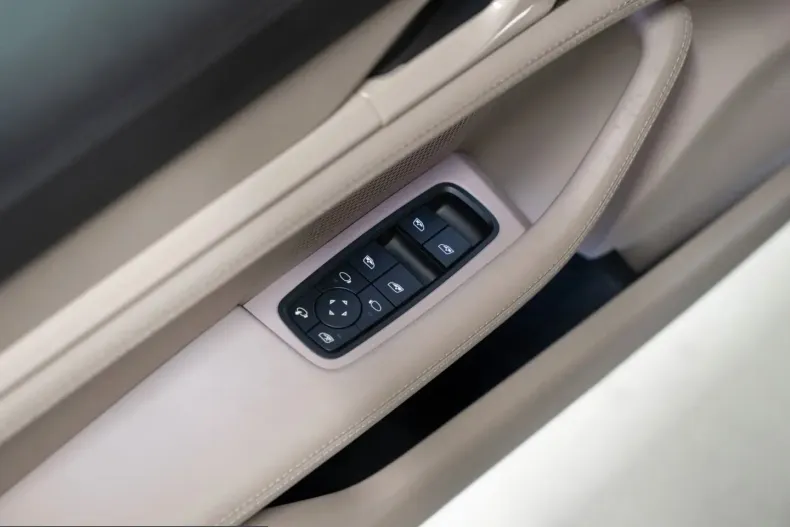 Porsche Taycan din 2023 cu 63.300 km - oferta POR204142 - foto 23