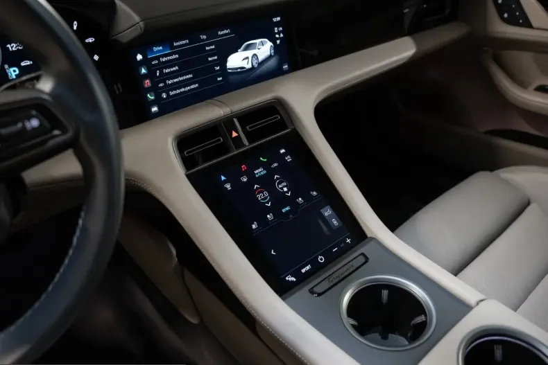 Porsche Taycan din 2023 cu 63.300 km - oferta POR204142 - foto 24