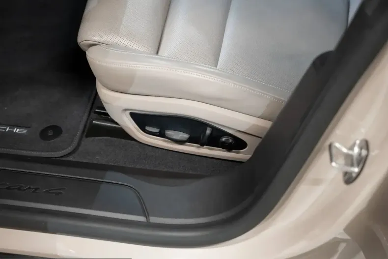 Porsche Taycan din 2023 cu 63.300 km - oferta POR204142 - foto 36