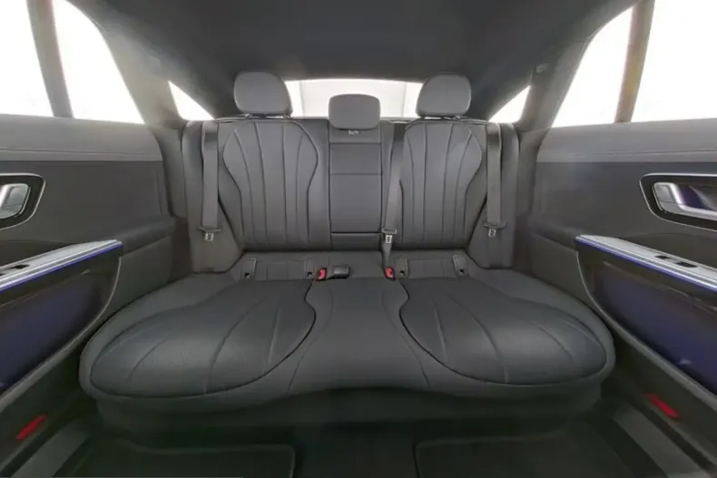 Mercedes-Benz EQE din 2025 cu 13.101 km - oferta MER204144 - foto 9