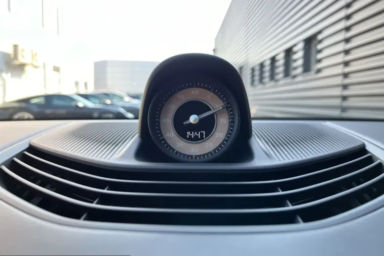 Porsche Taycan din 2023 cu 83.050 km - oferta POR204145 - foto 22