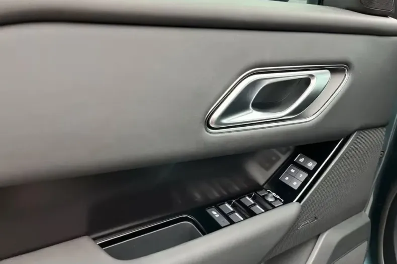 Land Rover Range Rover Velar din 2025 cu 6.062 km - oferta LAN204149 - foto 13