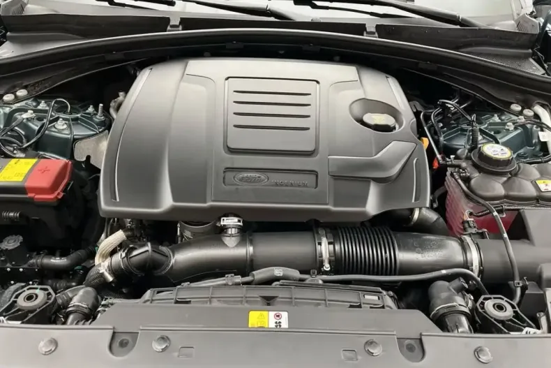 Land Rover Range Rover Velar din 2025 cu 6.062 km - oferta LAN204149 - foto 15