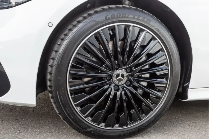 Mercedes-Benz CLE 300 (Clasa CLE) din 2024 cu 9.987 km - oferta MER204161 - foto 11