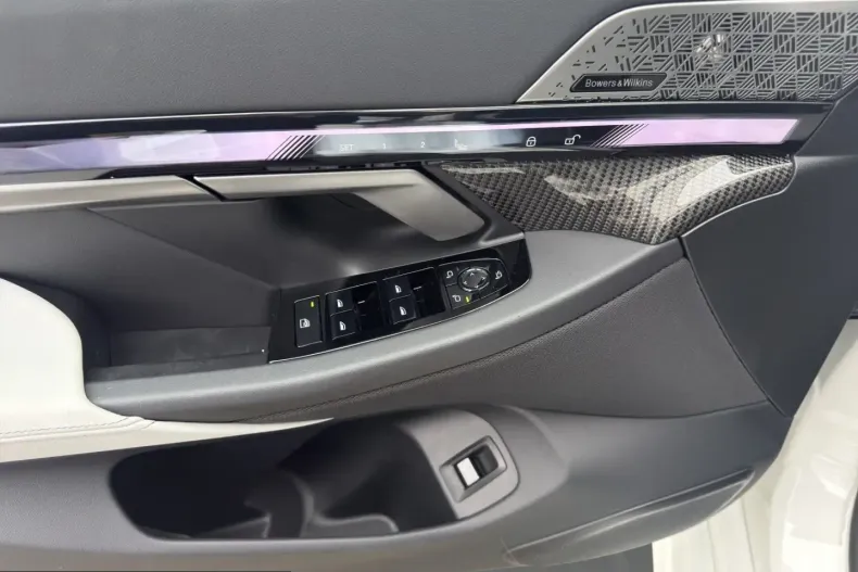 BMW M5 (Seria 5) din 2025 cu 14.980 km - oferta BMW204168 - foto 11