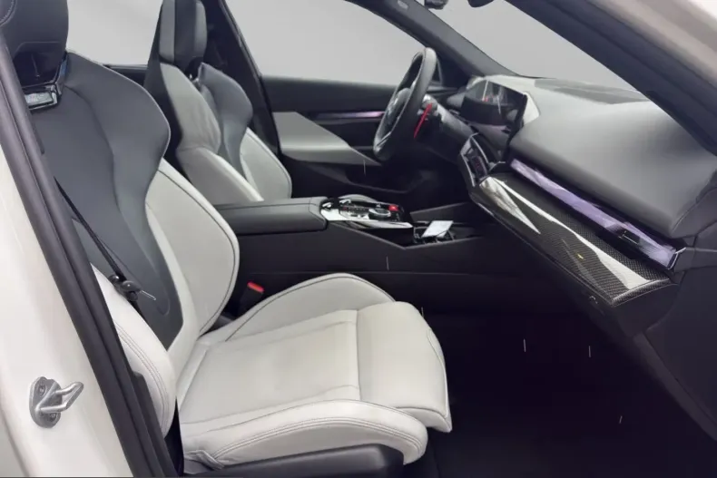 BMW M5 (Seria 5) din 2025 cu 14.980 km - oferta BMW204168 - foto 16