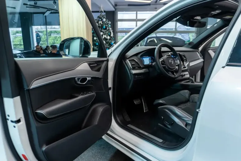 Volvo XC90 din 2022 cu 96.638 km - oferta VOL204169 - foto 29