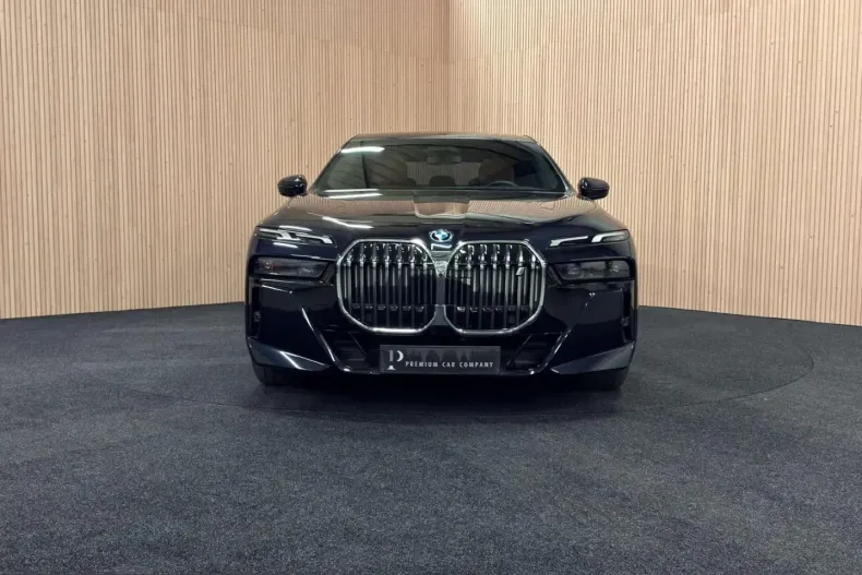 BMW i7 (Seria 7) din 2024 cu 24.200 km - oferta BMW204184 - foto 1