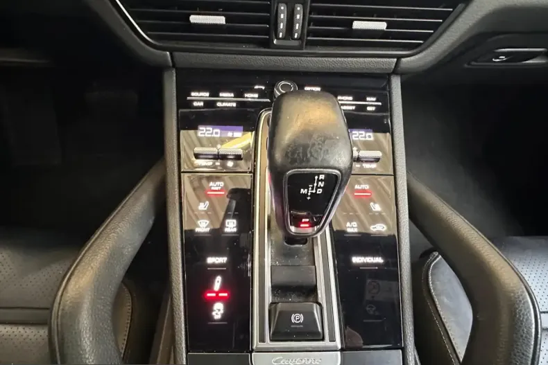 Porsche Cayenne din 2023 cu 29.981 km - oferta POR204191 - foto 12