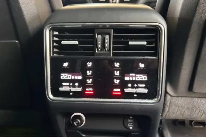 Porsche Cayenne din 2023 cu 29.981 km - oferta POR204191 - foto 17