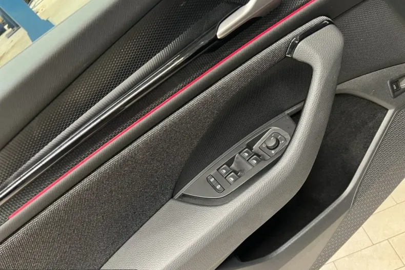 Skoda Kodiaq din 2025 cu 21.451 km - oferta SKO204194 - foto 8