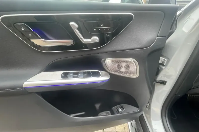 Mercedes-Benz GLC 300 (Clasa GLC) din 2025 cu 19.500 km - oferta MER204195 - foto 6