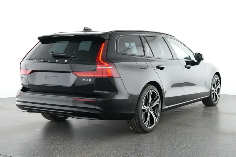 Volvo V60 din 2025 cu 4.621 km - oferta VOL204198 - foto 2