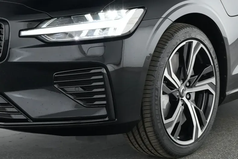 Volvo V60 din 2025 cu 4.621 km - oferta VOL204198 - foto 9