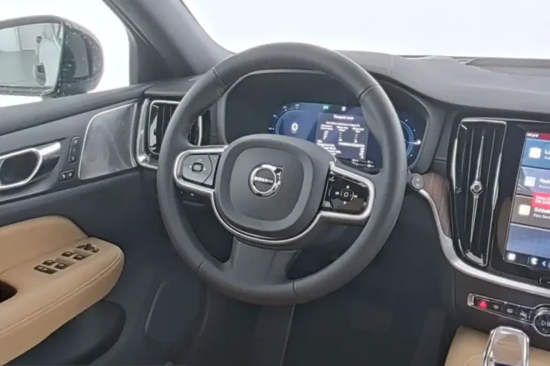 Volvo V60 din 2025 cu 4.621 km - oferta VOL204198 - foto 13