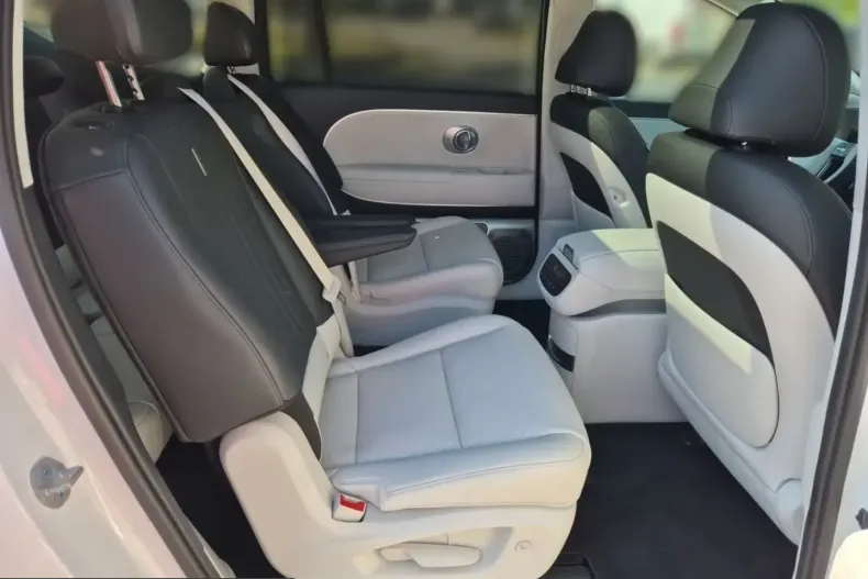 Hyundai IONIQ 9 din 2025 cu 4.500 km - oferta HYU204201 - foto 10