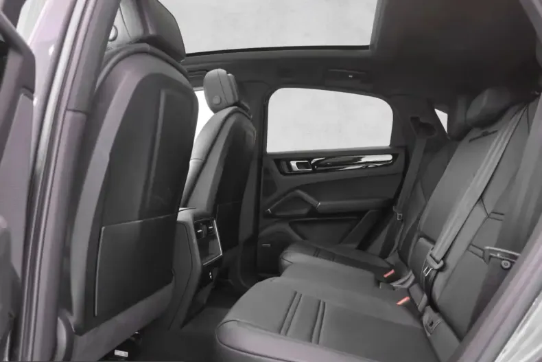 Porsche Cayenne din 2023 cu 56.123 km - oferta POR204221 - foto 9