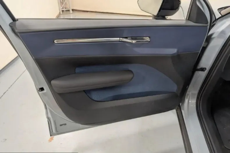 Volvo EX30 din 2025 cu 14.624 km - oferta VOL204223 - foto 7