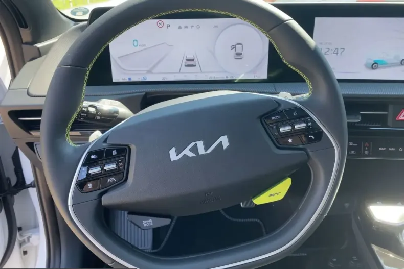 Kia EV6 din 2024 cu 15.999 km - oferta KIA204224 - foto 11