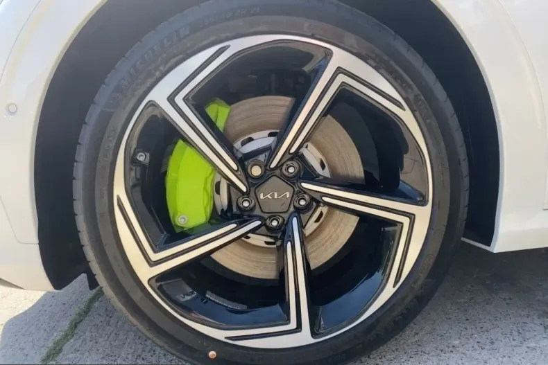 Kia EV6 din 2024 cu 15.999 km - oferta KIA204224 - foto 13