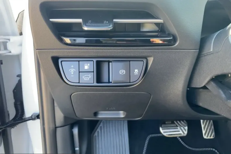 Kia EV6 din 2024 cu 15.999 km - oferta KIA204224 - foto 16