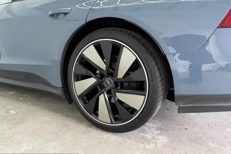 Audi e-tron GT din 2024 cu 11.000 km - oferta AUD204229 - foto 8