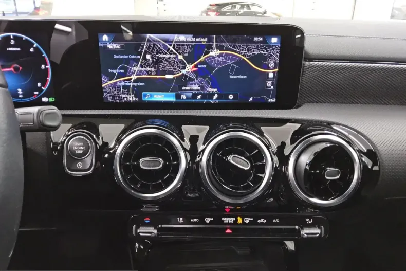 Mercedes-Benz CLA 200 (Clasa CLA) din 2022 cu 51.222 km - oferta MER204236 - foto 7